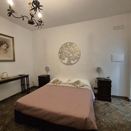 Bed and Breakfast La Cicogna Аджерола Экстерьер фото