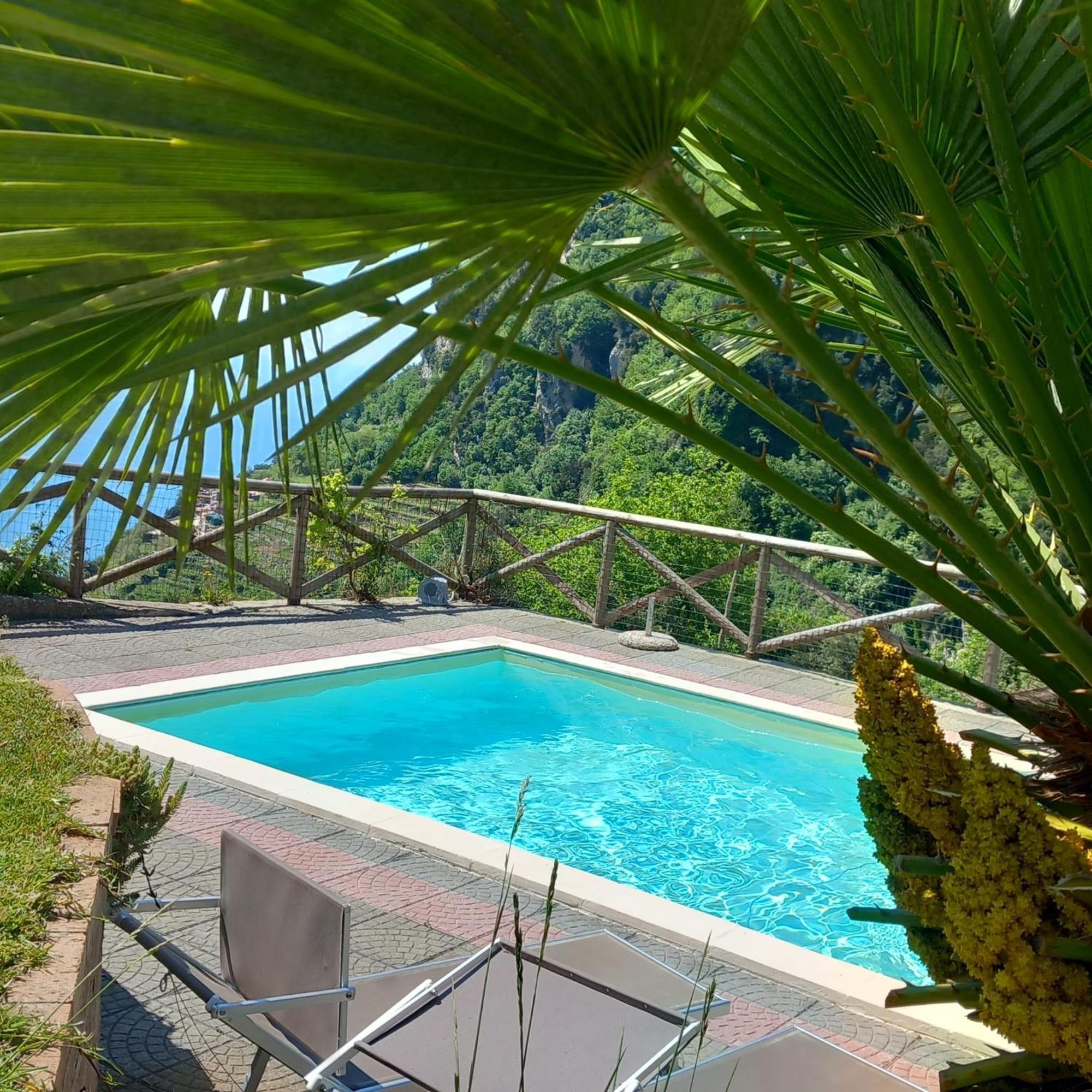 Bed and Breakfast La Cicogna Аджерола Экстерьер фото