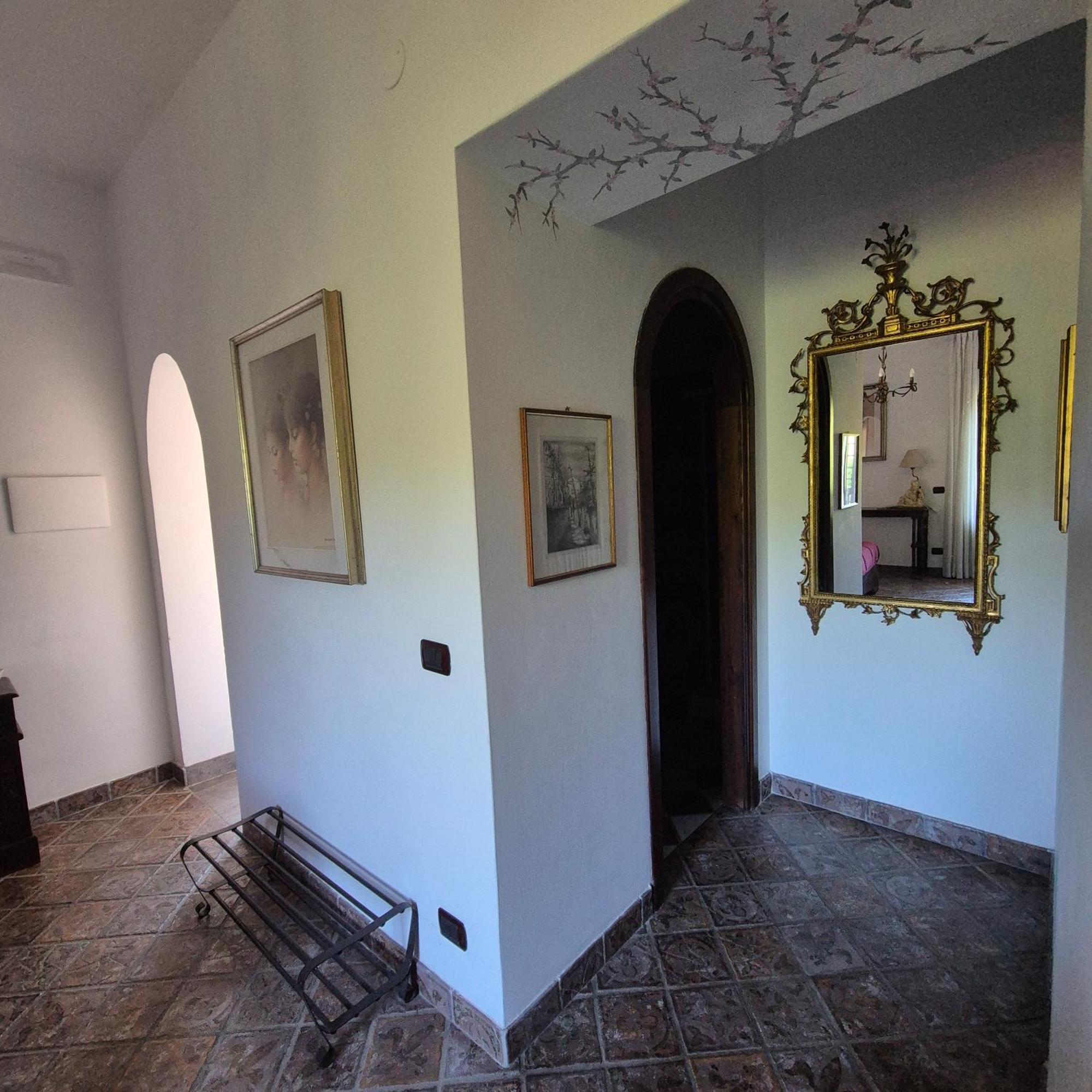 Bed and Breakfast La Cicogna Аджерола Экстерьер фото