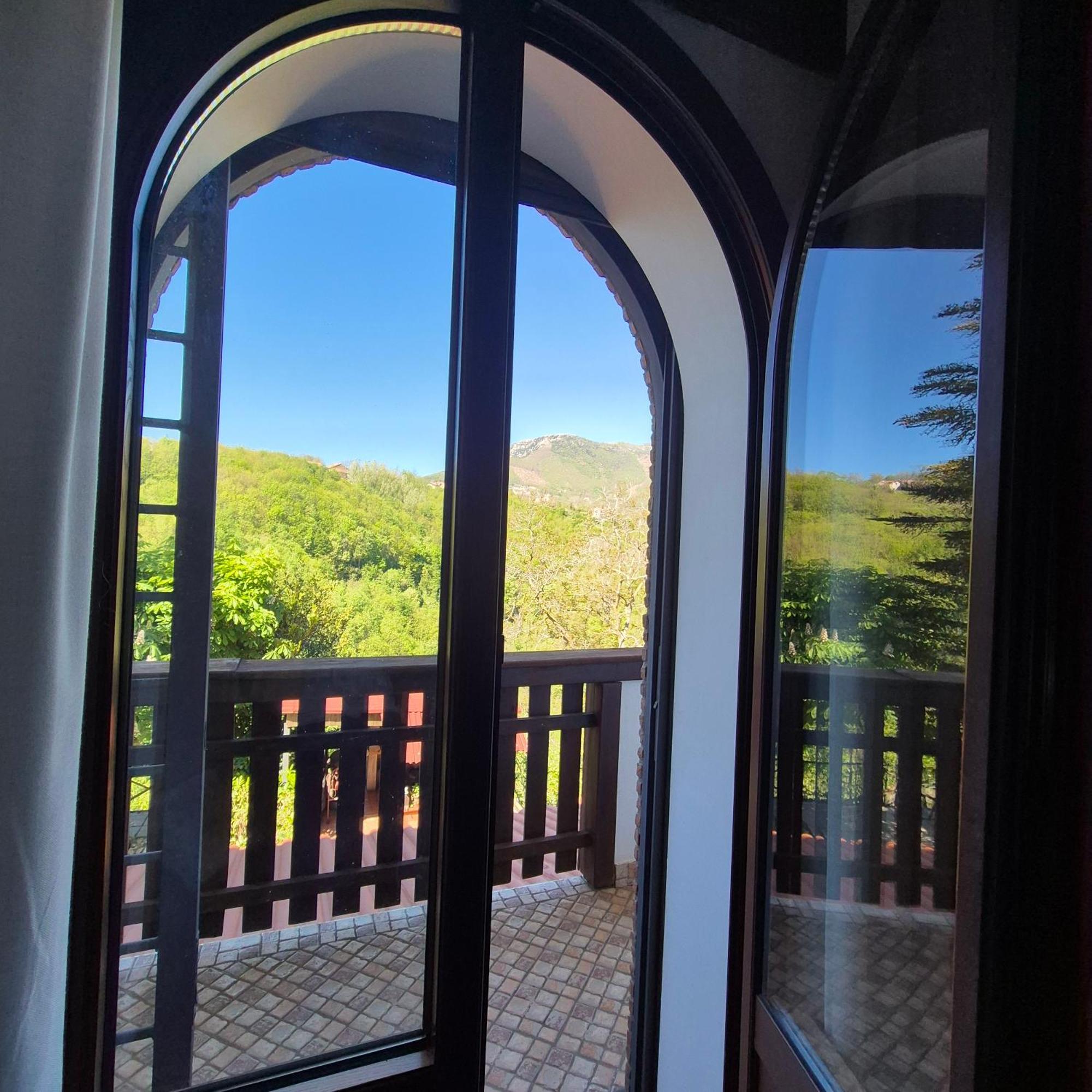 Bed and Breakfast La Cicogna Аджерола Экстерьер фото