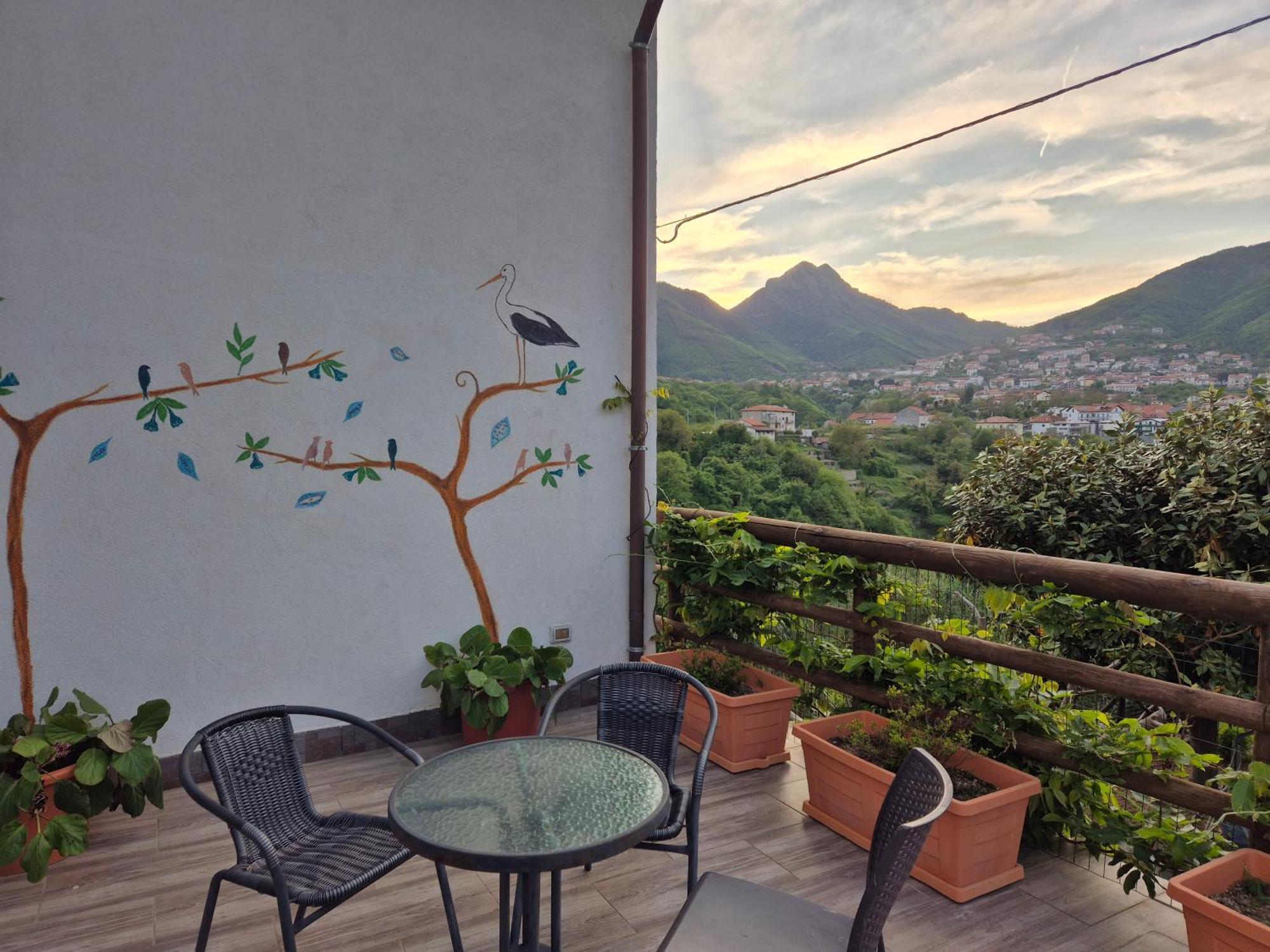 Bed and Breakfast La Cicogna Аджерола Экстерьер фото
